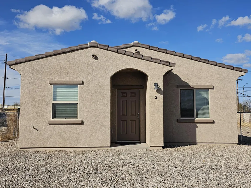 1358 N Apache Dr #1