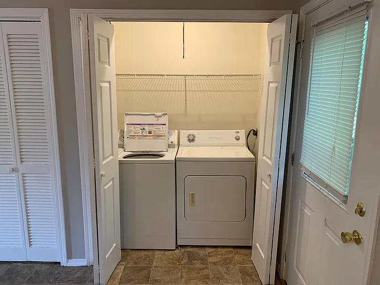 1383 West Allen Street — Photo 10