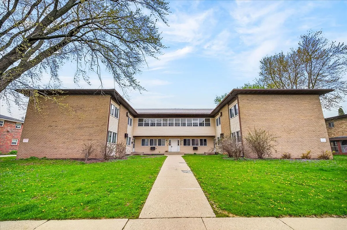 Building Photo - 5726 Russett Rd