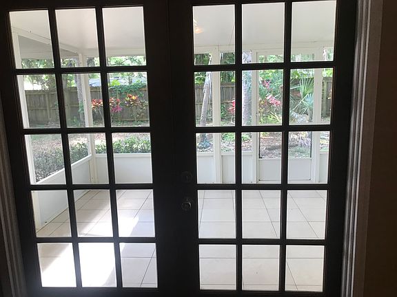 Master Suite Screened Area