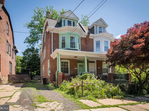 8411 Shawnee St, Philadelphia, PA 19118