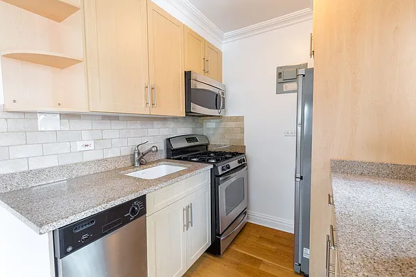 Rented by Stonehenge NYC LLC | media 42