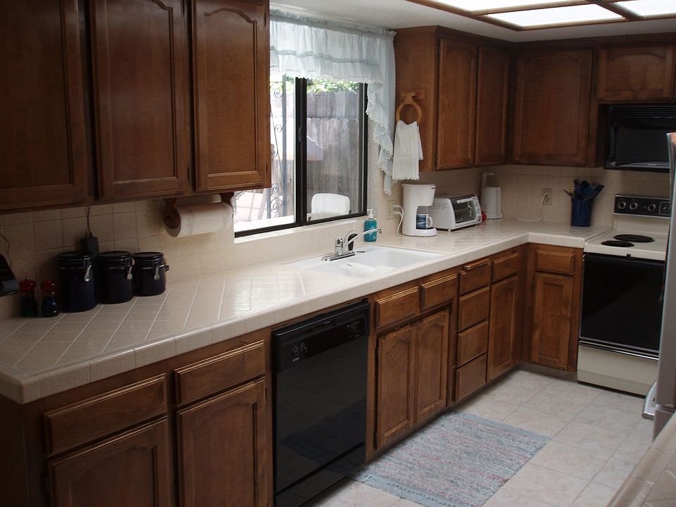 2nd image of 3655 Sunnyside Ave
