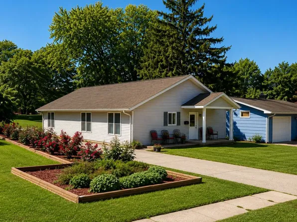 239 W Winnifred St, Freeport, IL 61032