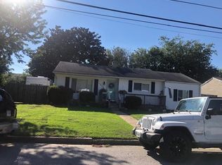 1633 Hedgerow Dr, Virginia Beach, VA 23455
