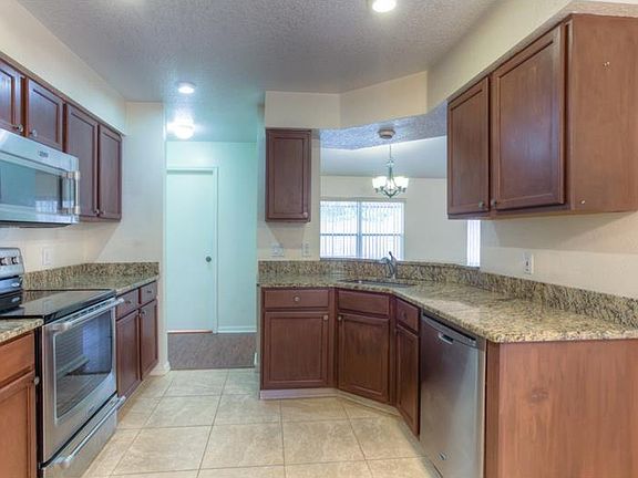 5th image of 18116 Leafwood Cir