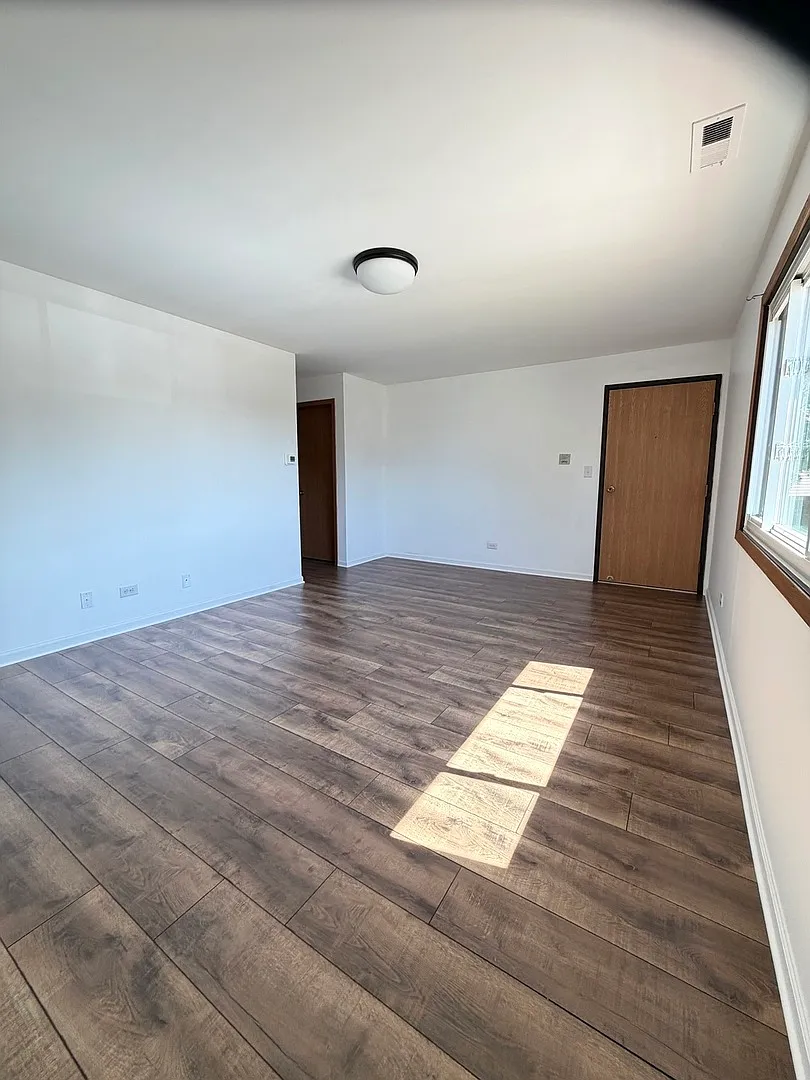 2 bed, 1000 sqft, $1,950 — Photo 4