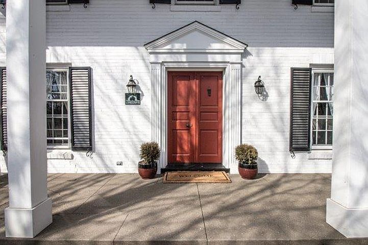 2nd image of 608 Hillcrest Rd