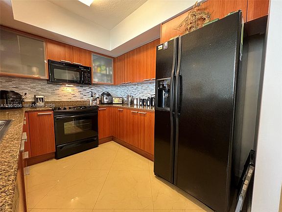 5th image of 16699 Collins Ave Floor 2109-331