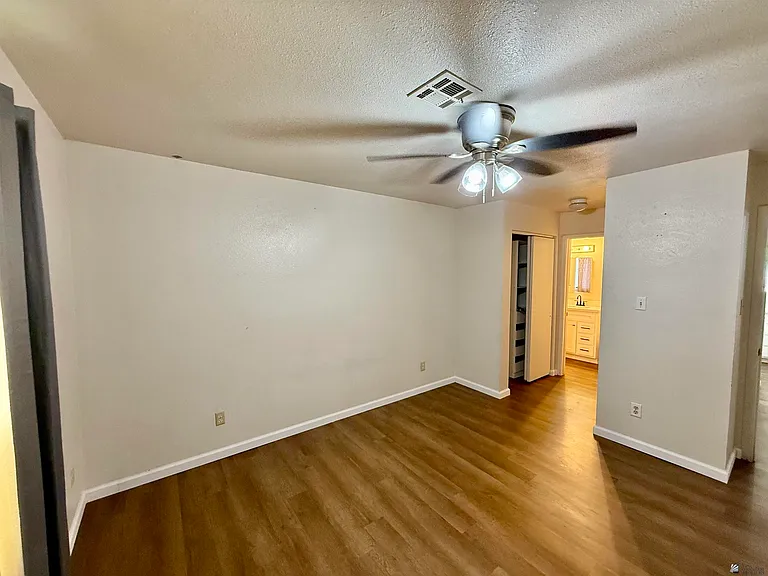 4590 W 19th Pl — Photo 19