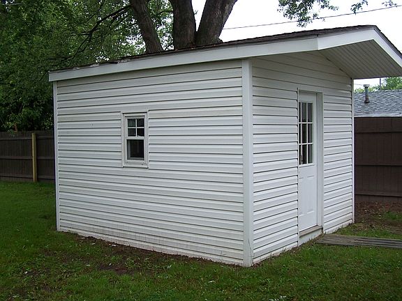 3rd image of 21 Lepeirs Dr