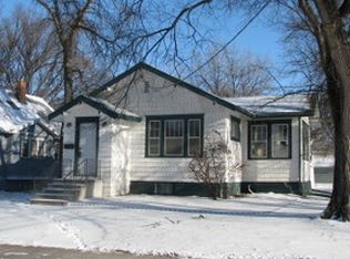 813 9th St N, Fargo, ND 58102