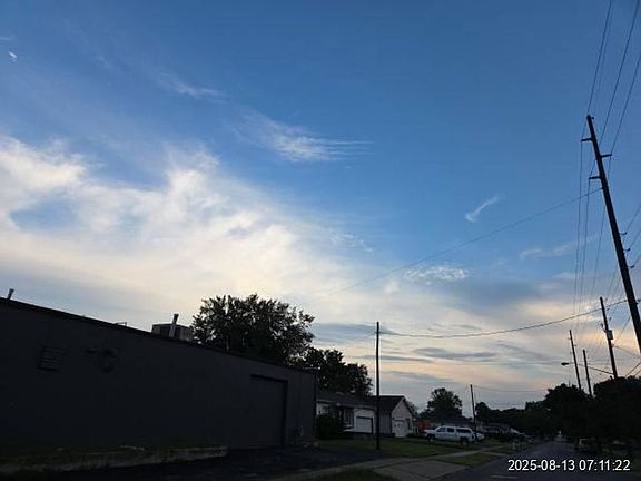 Exterior Neighborhood (street photo)