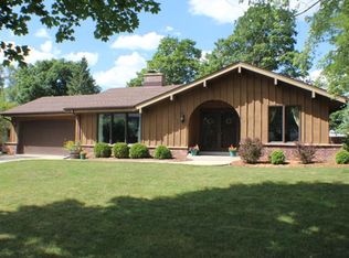 3528 W Thorncrest Dr, Franklin, WI 53132