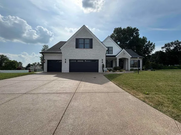 8818 Jenkins Dr, Evansville, IN 47725
