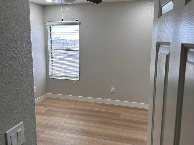 7500 E Deer Valley Rd #15 — Photo 36
