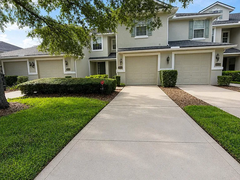 3945 Buckthorne Dr #3 — Photo 3
