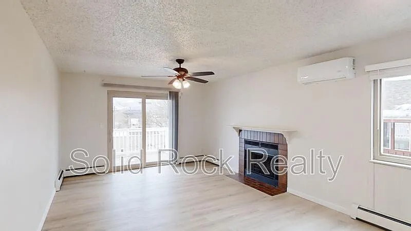 2 bed, 1.0 bath, 810 sqft, $1,435 — Photo 4
