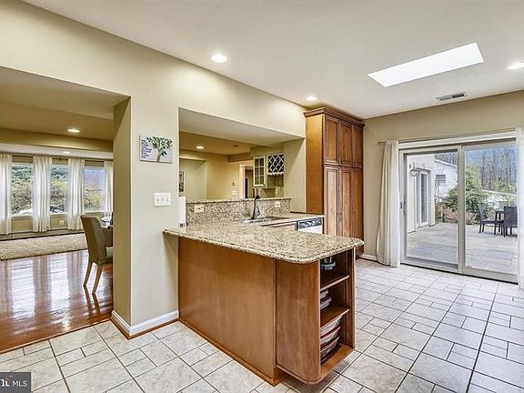 5th image of 12107 Toreador Ln