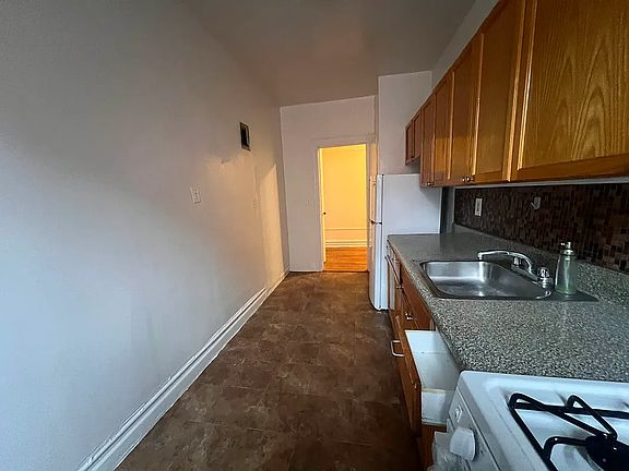 4th image of 83-80 118th St #66E