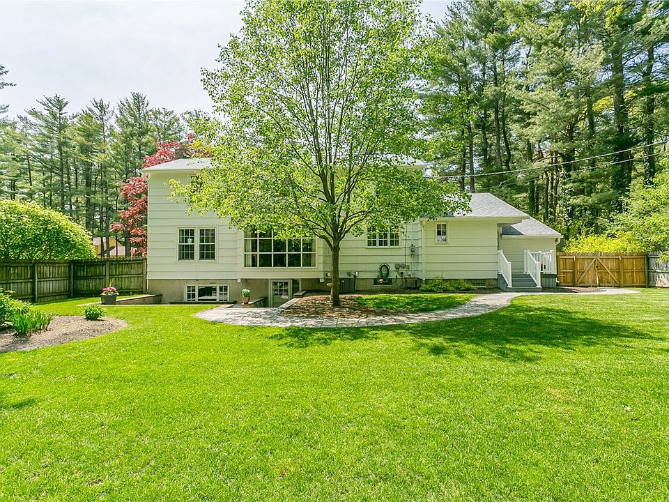 39 Oak Manor Ln, Pittsford, NY 14534 Zillow