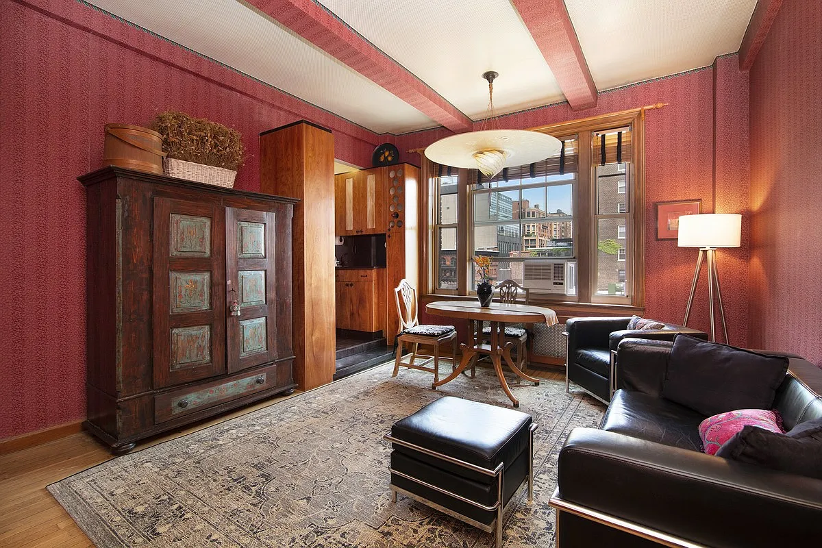 170 West 74th Street — Photo 2