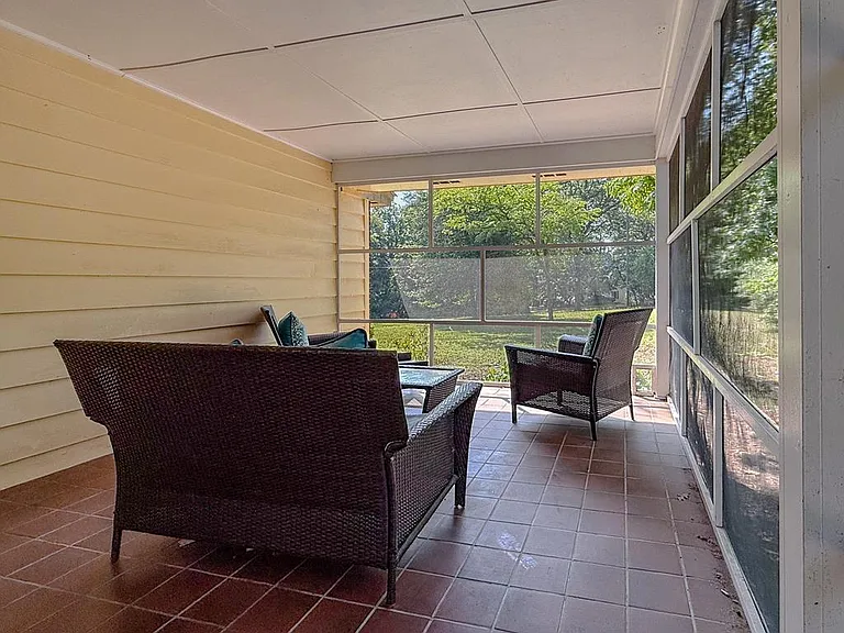 35097 Hillsborough Dr — Photo 6