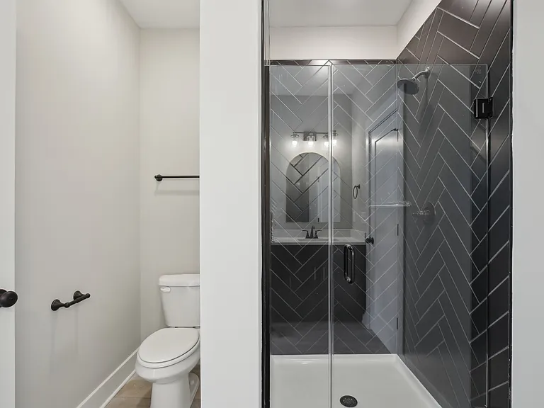 377 Archwood Dr — Photo 32