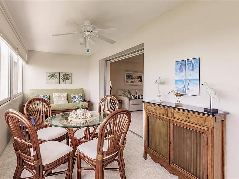 1125 W Peppertree Dr #605 — Photo 29