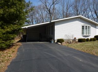 515 W Webster St, Clinton, IL 61727