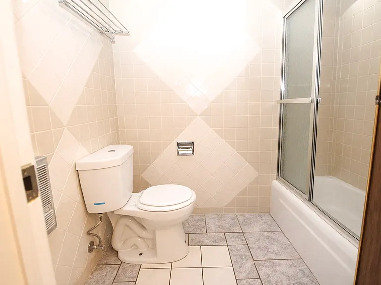 1BR - Bathroom