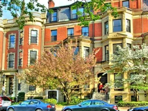 62 Commonwealth Ave APT 1, Boston, MA 02116