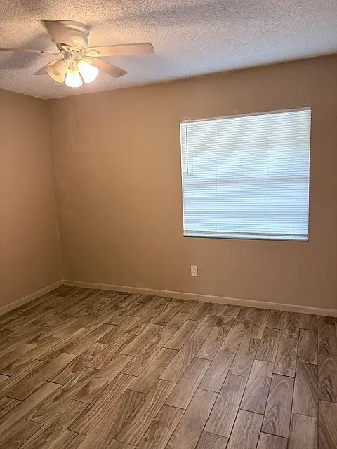 3 bed, 800 sqft, $1,700 — Photo 3