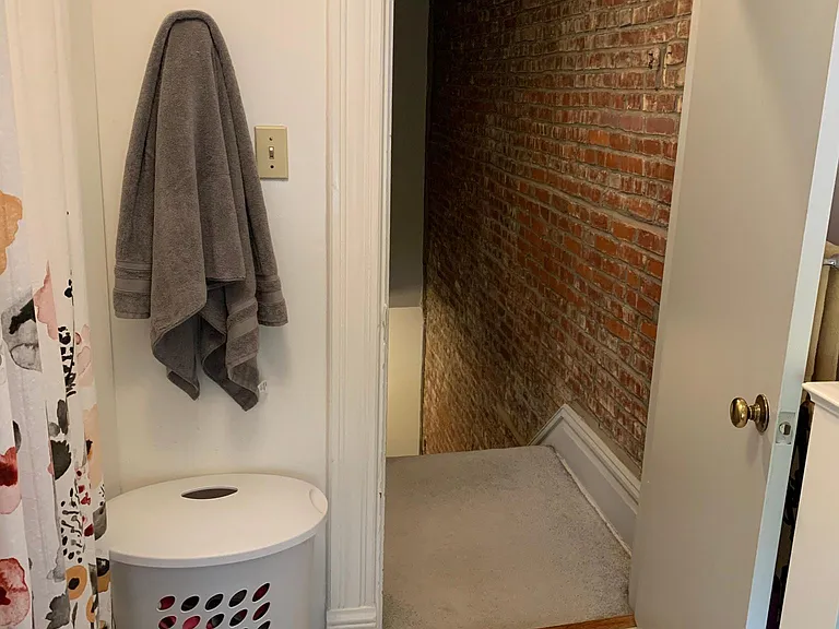 Bathroom (3 of 4)