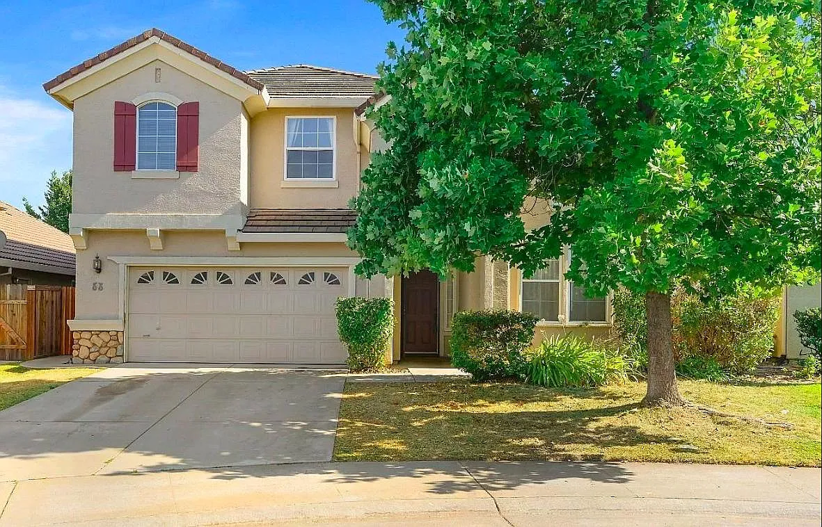 5 bed, 2303 sqft, $3,450 — Photo 3