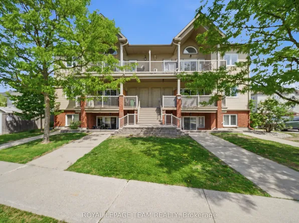 165 Waterbridge Dr #9, Ottawa, ON K2G 7G3