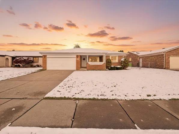 17997 Autumn Ln, Macomb, MI 48044