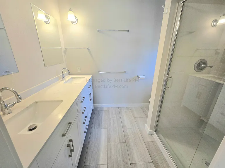 114 SE 218th Ave — Photo 15