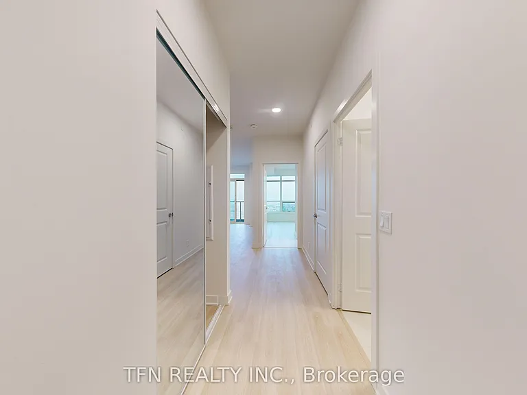 30 Upper Mall Way #2104 — Photo 18