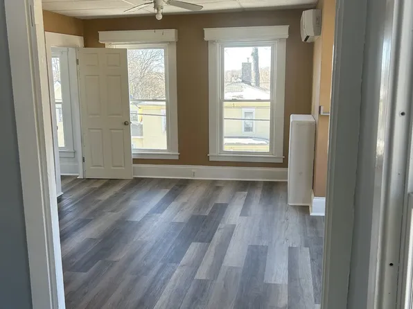2 High Street - 3, 2 High St, Dexter, ME 04930