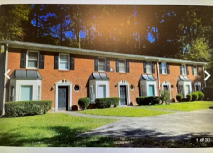 2 bed, 2.5 bath, 1292 sqft, $1,499 — Photo 2
