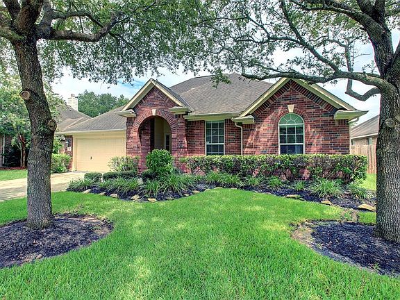 2nd image of 2115 Emerald Cove Dr