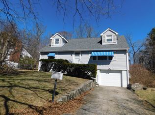 16 Johnson Dr, Danbury, CT 06811