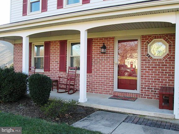 3rd image of 592 Westfield Dr