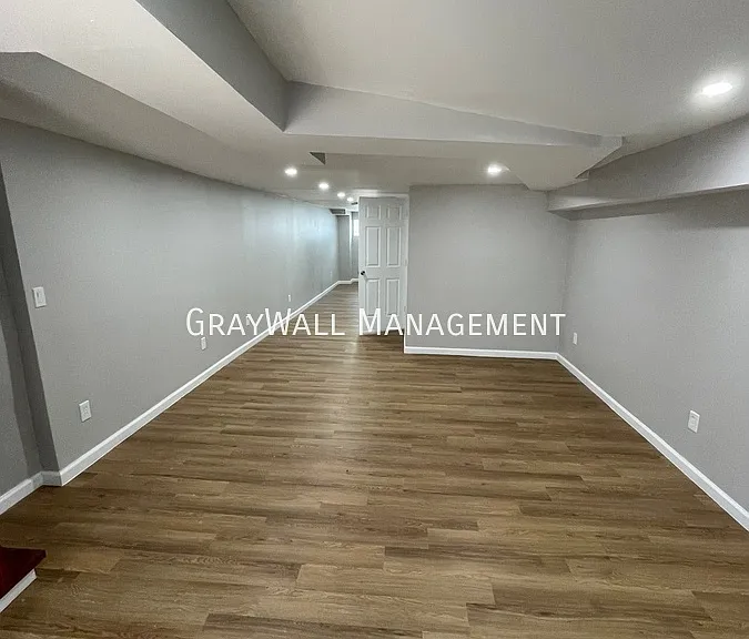 1916 73rd Ave — Photo 9