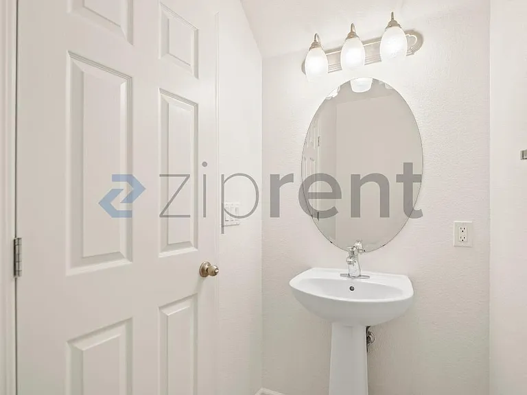 1611 Summer Ln — Photo 17