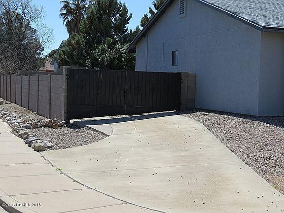 3rd image of 2654 Canyon Crest St
