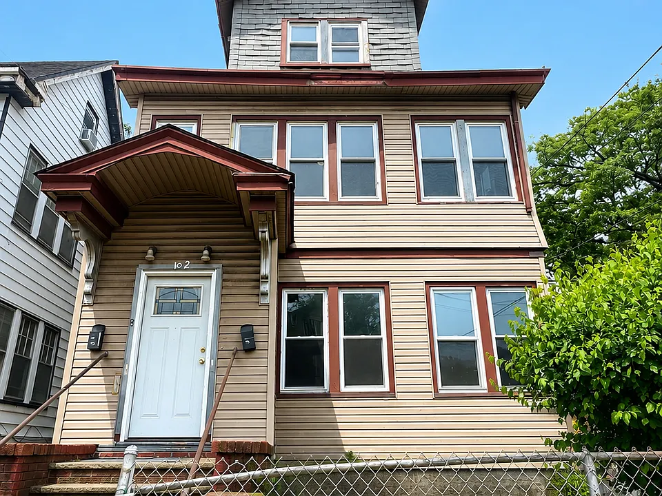 192 Mapes Ave #3