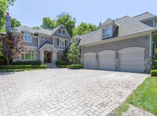 925 Mackall Ave, Mc Lean, VA 22101