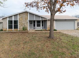 2930 Highgate Ln, Bedford, TX 76021